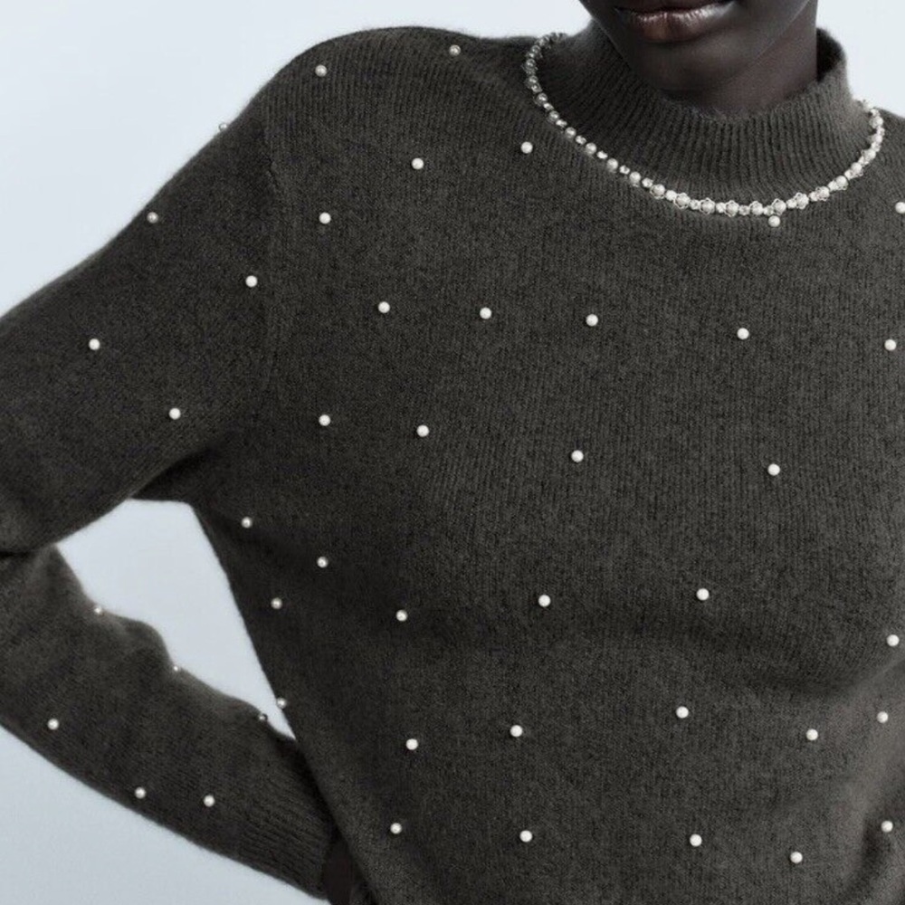 🎀ZARA🎀 knit sweater with pearls and rhinestone collar